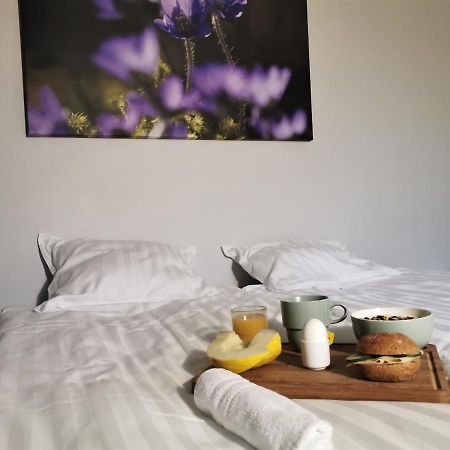 Broholm Bed&Breakfast Lidköping Eksteriør billede