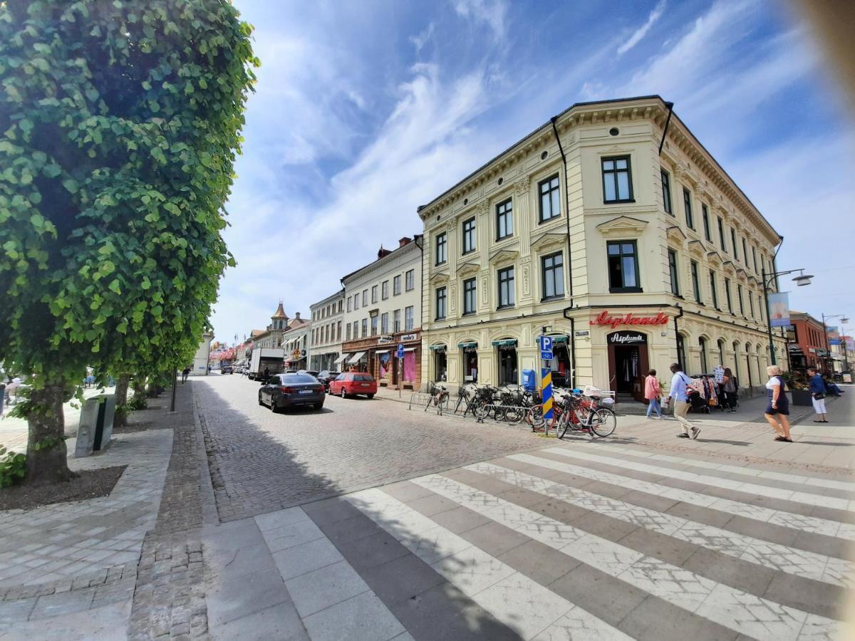 Broholm Bed&Breakfast Lidköping Eksteriør billede